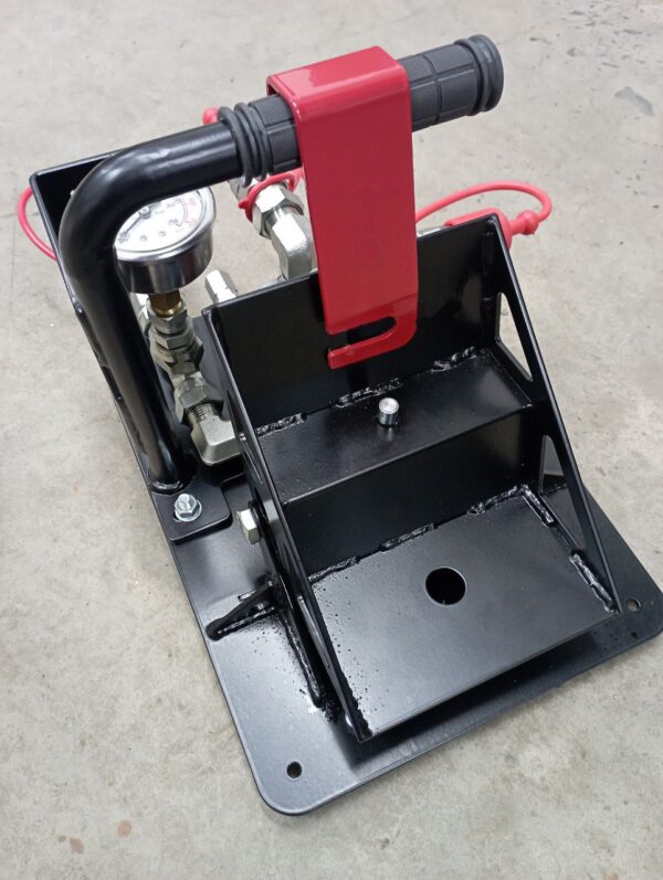 Hydraulic foot control valve